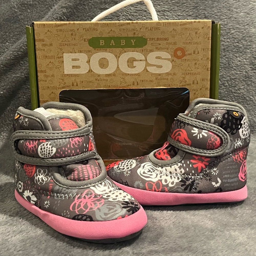 Baby Bogs Gray Floral Booties with Pink Soles Fur Like Lining size 8 new in box